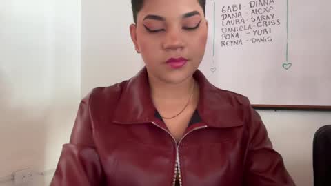 Snapshot of ise_lunny chatting on 09.17.25 isabela online show from 09.17.25