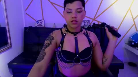 Snapshot of ise_lunny chatting on 09.21.25 isabela online show from 09.21.25