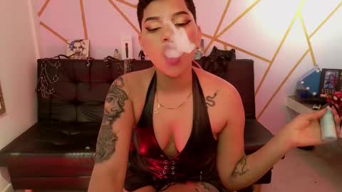 Snapshot of ise_lunny chatting on 09.23.25 isabela online show from 09.23.25