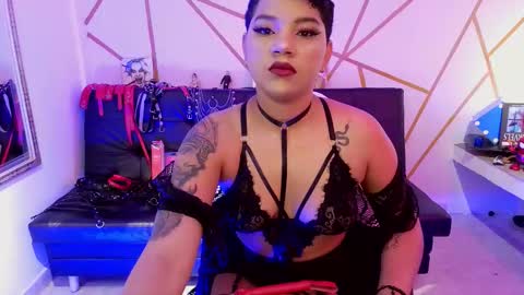 Snapshot of ise_lunny chatting on 10.22.25 isabela online show from 10.22.25