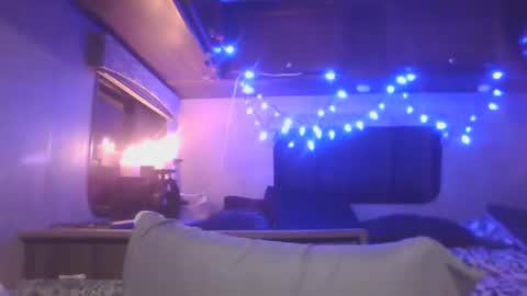 Iseestarz420 online show from 12.14.24