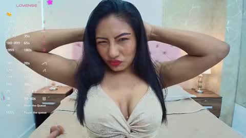 Isis Choi online show from 03.20.26