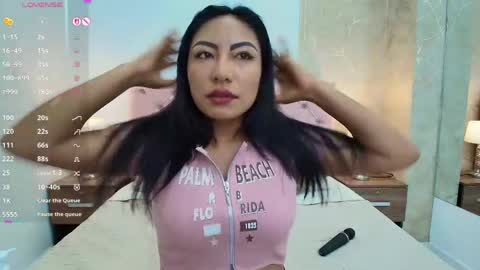 Isis Choi online show from 05.23.26