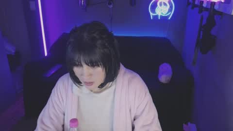 Snapshot of isis_diosa chatting on 02.04.25 Ana Maria online show from 02.04.25