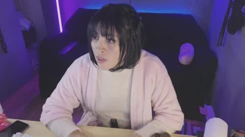 Snapshot of isis_diosa chatting on 02.04.25 Ana Maria online show from 02.04.25