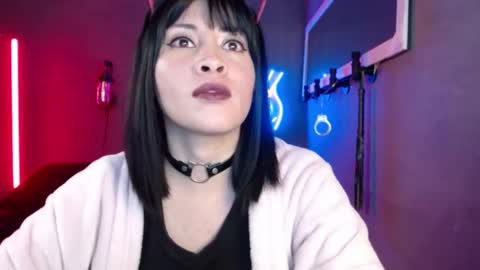 Snapshot of isis_diosa chatting on 10.06.25 Ana Maria online show from 10.06.25
