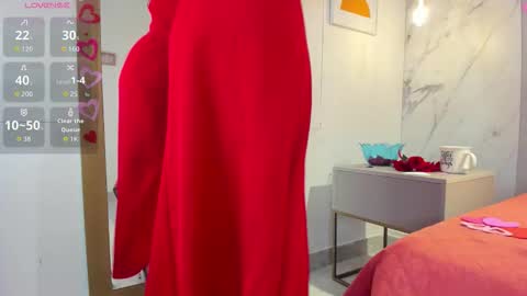 Isis Noir online show from 02.05.26