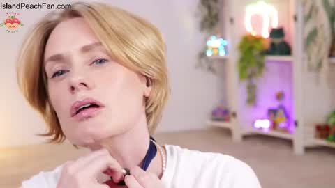 Lou  Peaches online show from 06.25.26
