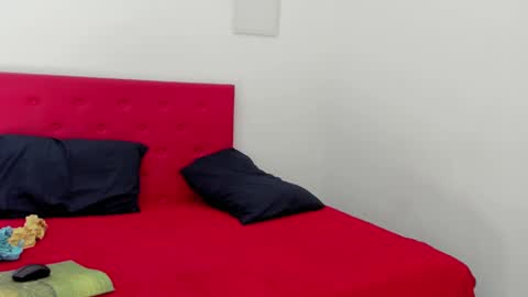 Snapshot of issa_kitty chatting on 12.11.24 issa_kitty online show from 12.11.24