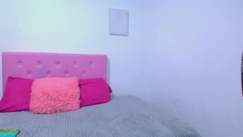 Snapshot of issa_kitty chatting on 01.30.25 issa_kitty online show from 01.30.25