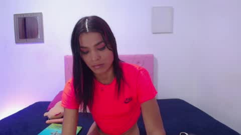 Snapshot of issa_kitty chatting on 02.25.25 issa_kitty online show from 02.25.25