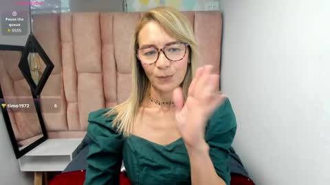 ISSA MILF online show from 03.06.26