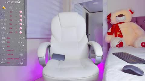 Isa  online show from 03.06.25