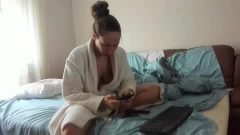 Issabelle online show from 02.02.26