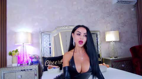 Issadorra online show from 07.21.26