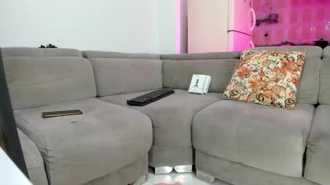 Isabella  online show from 11.22.25