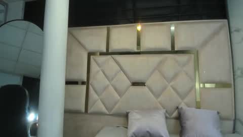 Issys online show from 01.18.26