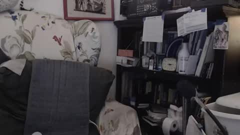 Snapshot of isubmissiveslut chatting on 05.18.26 ImYourBitch online show from 05.18.26