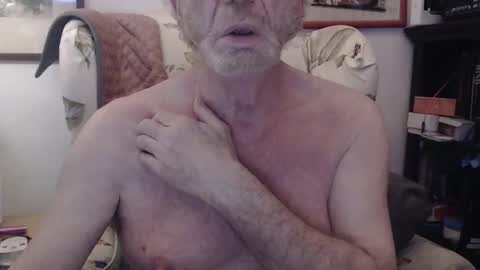 Snapshot of isubmissiveslut chatting on 05.21.26 ImYourBitch online show from 05.21.26