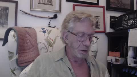 Snapshot of isubmissiveslut chatting on 05.23.26 ImYourBitch online show from 05.23.26