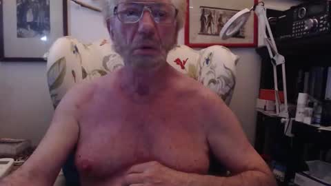 Snapshot of isubmissiveslut chatting on 06.03.26 ImYourBitch online show from 06.03.26
