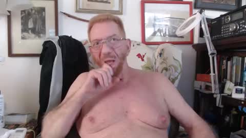 Snapshot of isubmissiveslut chatting on 06.10.26 ImYourBitch online show from 06.10.26