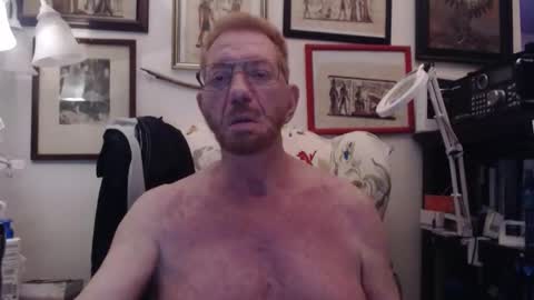 Snapshot of isubmissiveslut chatting on 06.11.26 ImYourBitch online show from 06.11.26