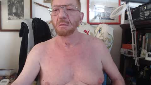 Snapshot of isubmissiveslut chatting on 06.11.26 ImYourBitch online show from 06.11.26