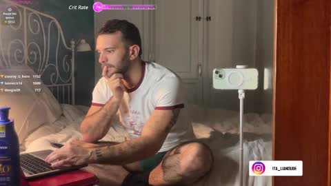 Snapshot of italian_stallion_big chatting on 02.19.25 italian_stallion_big online show from 02.19.25
