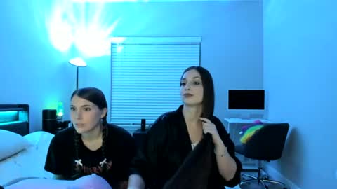 Bella Bloom online show from 07.17.26