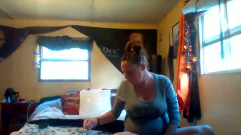 Snapshot of its_kimber chatting on 02.17.26 its kimber online show from 02.17.26