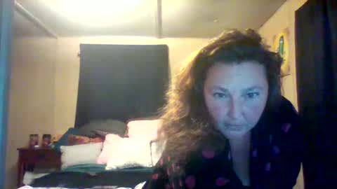 Snapshot of its_kimber chatting on 04.16.26 its kimber online show from 04.16.26