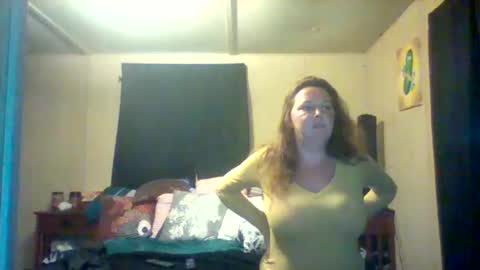 Snapshot of its_kimber chatting on 04.21.26 its kimber online show from 04.21.26