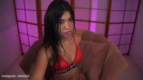 Snapshot of its_lola chatting on 01.21.25 online show from 01.21.25