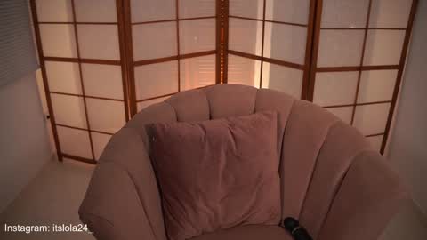 Snapshot of its_lola chatting on 01.24.25 online show from 01.24.25