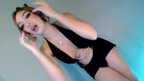 Snapshot of its_me_hedone chatting on 02.15.25 Pixie online show from 02.15.25