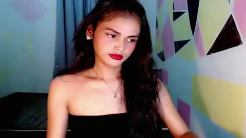 Snapshot of its_mirabel chatting on 05.24.26 MIRABEL online show from 05.24.26