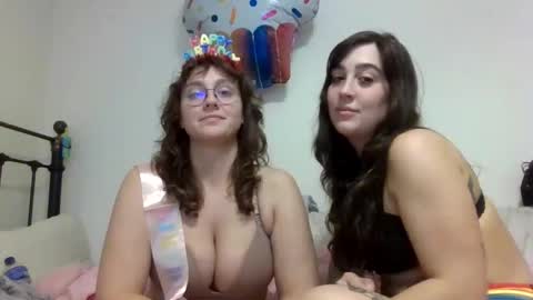 Snapshot of itsalwayssunny6969 chatting on 12.31.24 itsalwayssunny6969 online show from 12.31.24