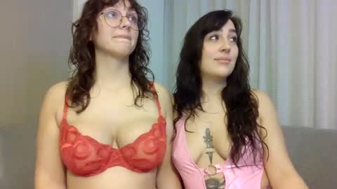 Snapshot of itsalwayssunny6969 chatting on 01.08.25 itsalwayssunny6969 online show from 01.08.25