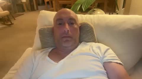 Snapshot of itsanexperiment chatting on 11.25.25 itsanexperiment online show from 11.25.25