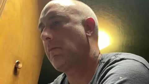 Snapshot of itsanexperiment chatting on 01.12.26 itsanexperiment online show from 01.12.26