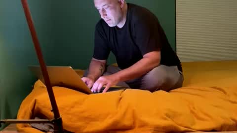 Snapshot of itsanexperiment chatting on 03.02.26 itsanexperiment online show from 03.02.26