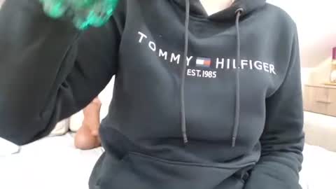 Snapshot of itsbustymommy chatting on 11.09.25 Busty mommy online show from 11.09.25