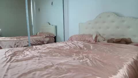 itschanelxx online show from 12.17.24