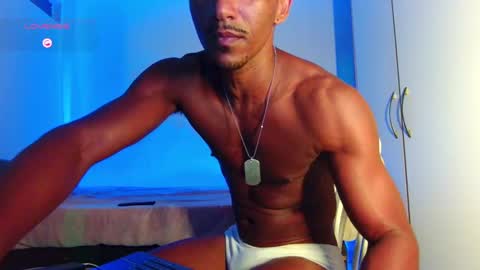 Snapshot of itsmikenoir chatting on 10.05.25 Limited offer 50    online show from 10.05.25