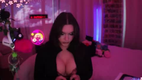 Nicki Foxx online show from 02.08.26