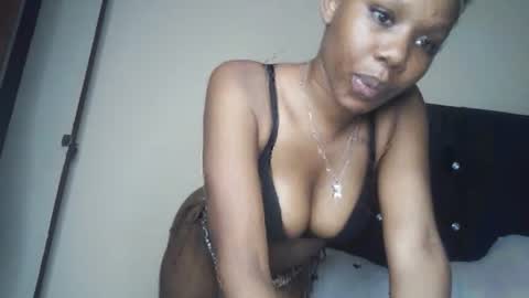 Snapshot of itsvirggy chatting on 11.15.25 itsvirggy online show from 11.15.25