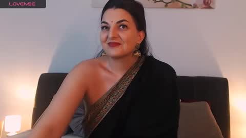 Melissa Khaan online show from 12.04.24