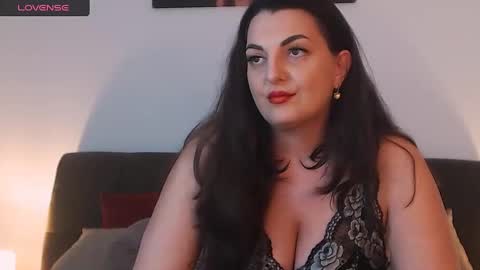 Melissa Khaan online show from 01.05.25