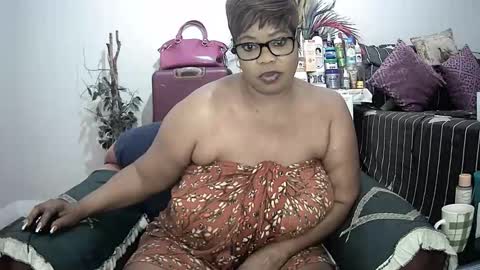 Snapshot of itumeleng74 chatting on 01.22.25 itumeleng74 online show from 01.22.25